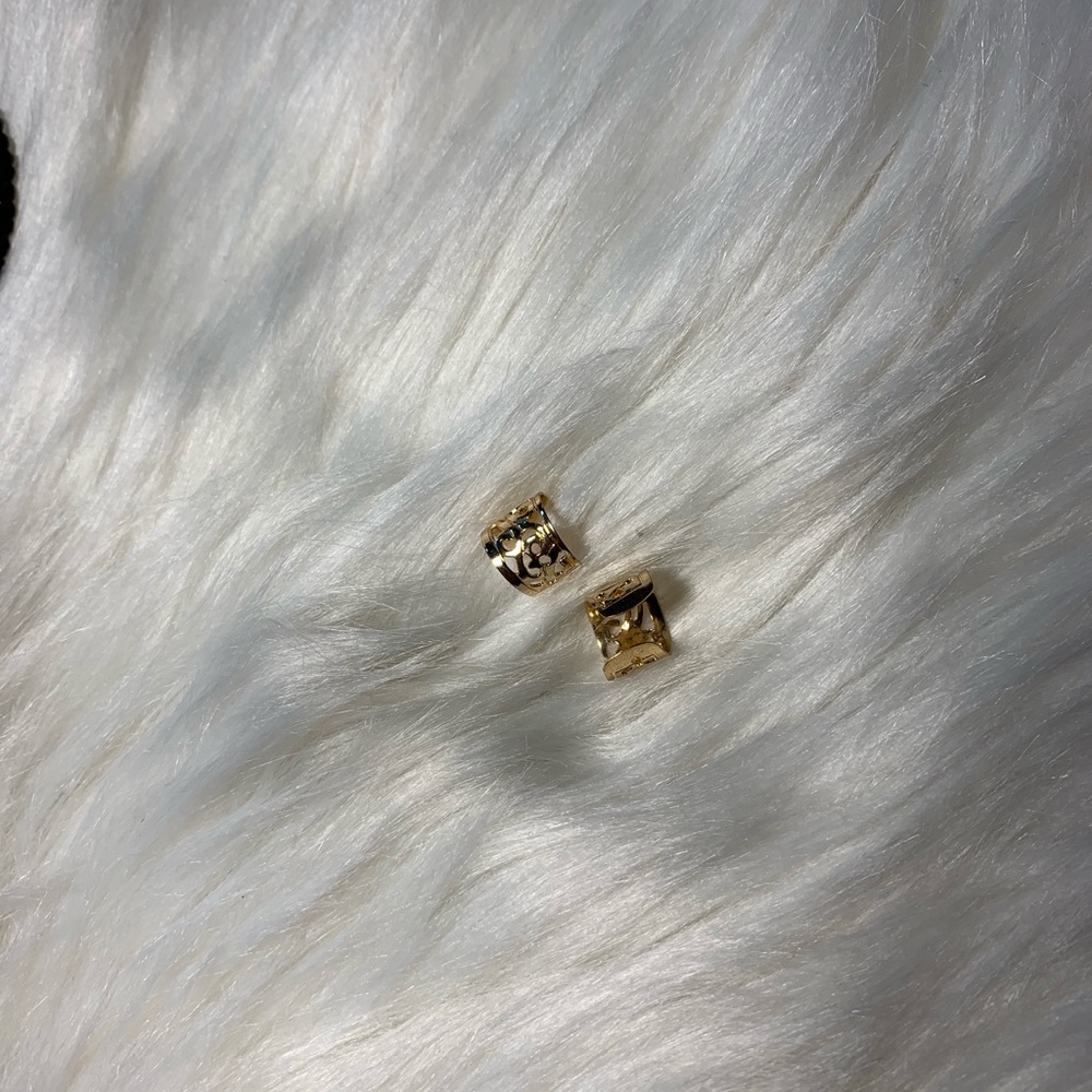 Ear cusp earrings